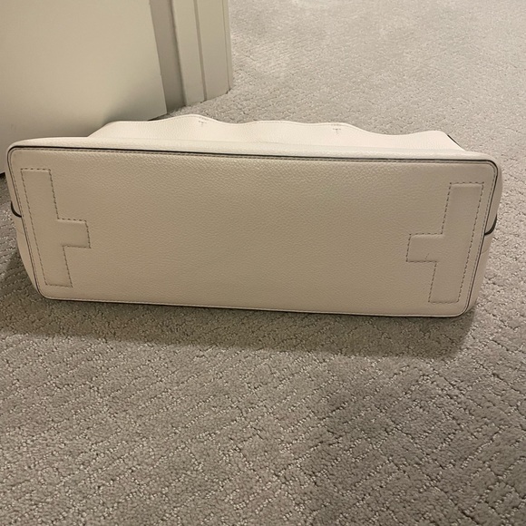 Tory Burch Perforated Logo Tote - Picture 8 of 9